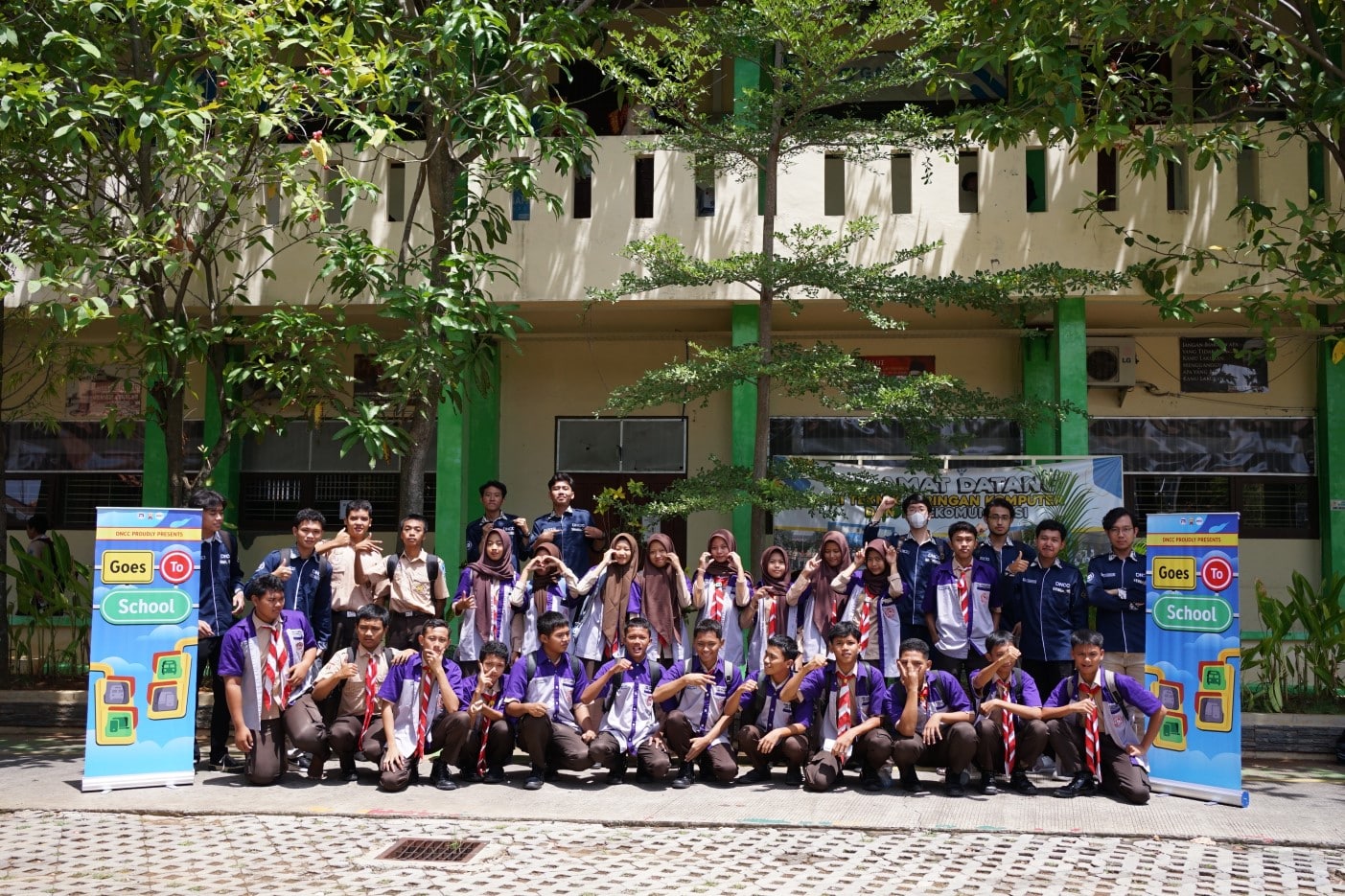 Foto bersama siswa SMKN 8 Semarang